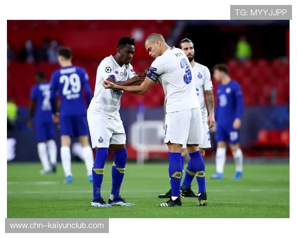 波尔图任意球战术精妙，佩佩一次抢前点引爆全场