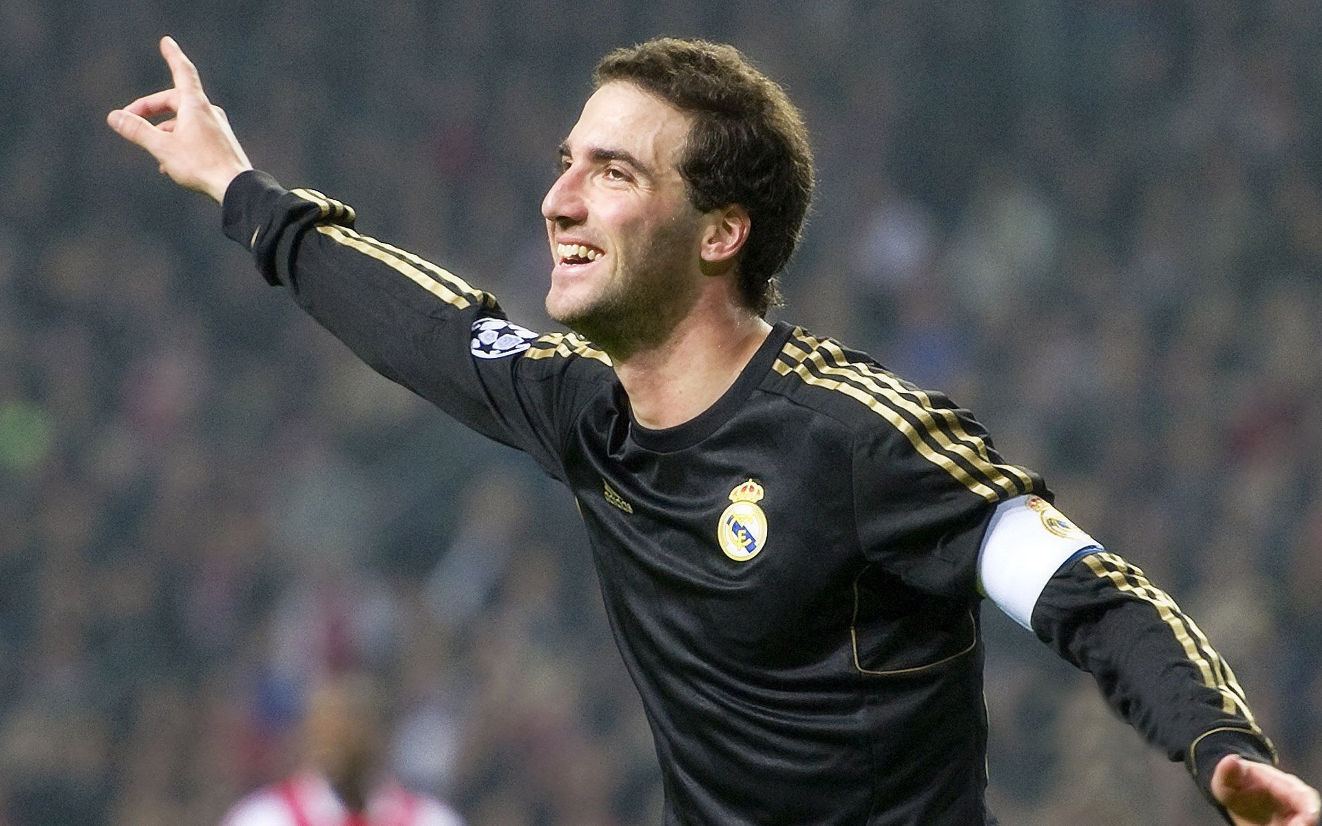 足球俱乐部年度经营报告